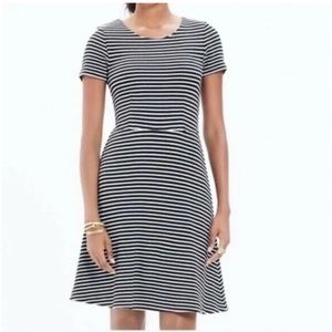 Madewell black and white striped short sleeve dress / large/